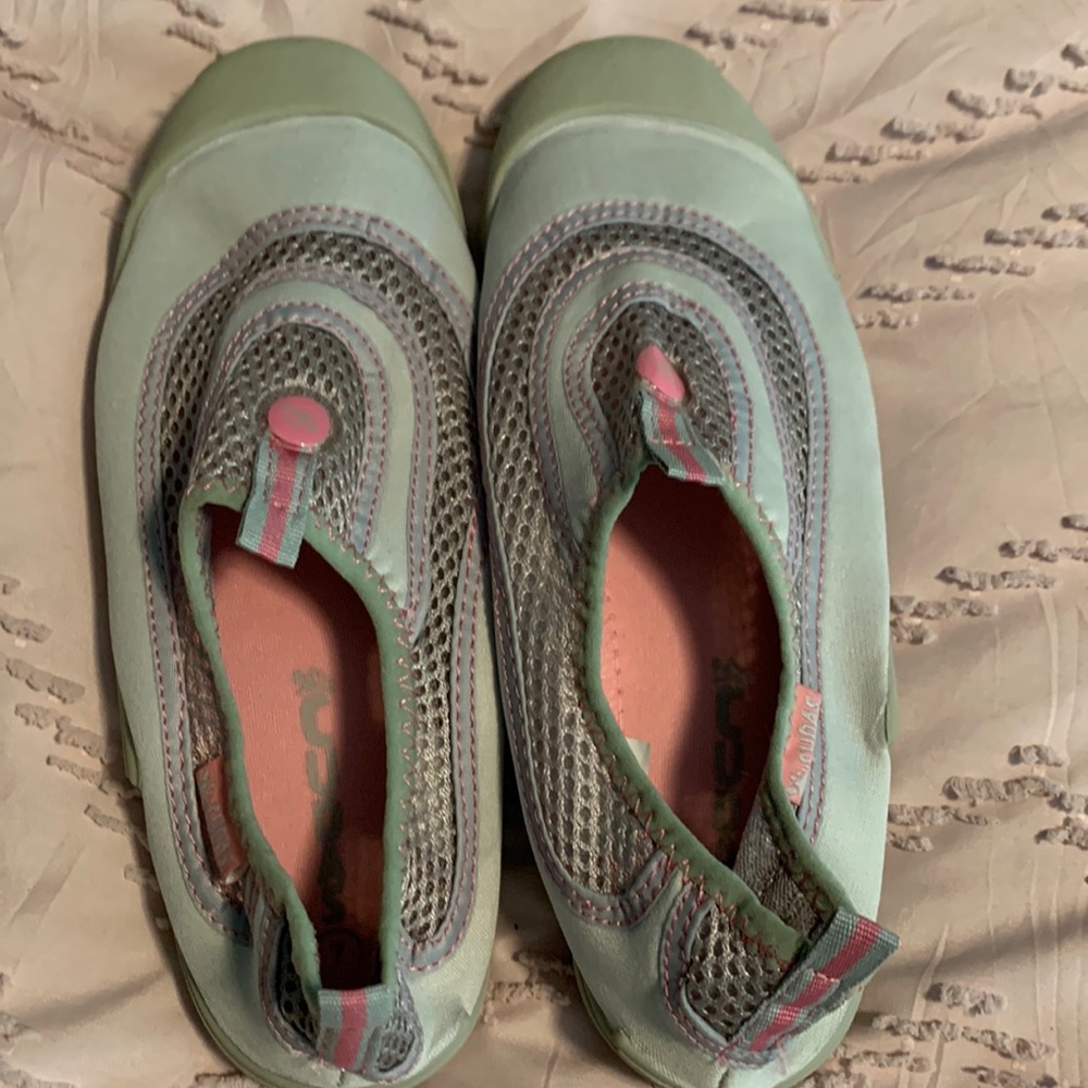 Cudas swim shoes worn once